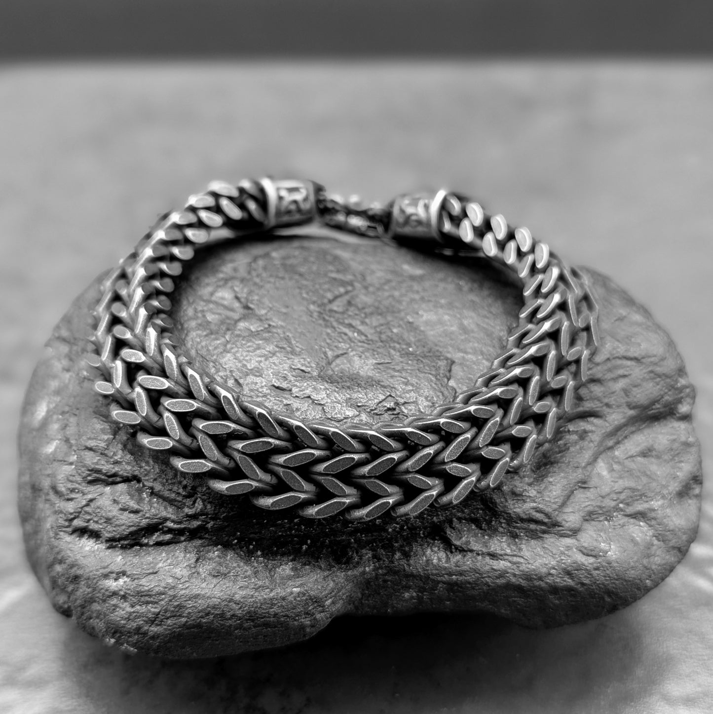 Templar Gun Metal Square Snake