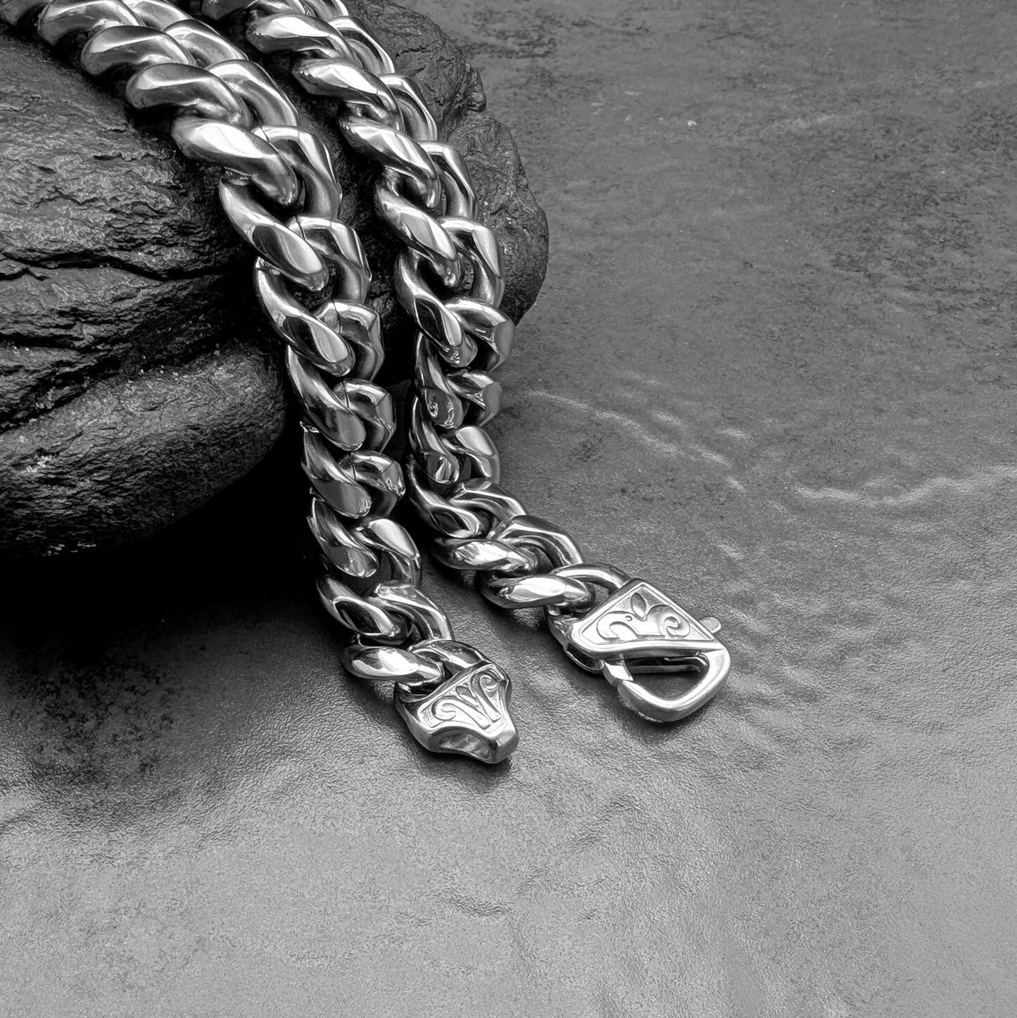 Extra Chunky Fancy Curb