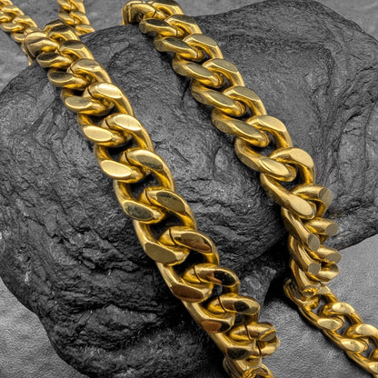 Chunky Gold Square Curb