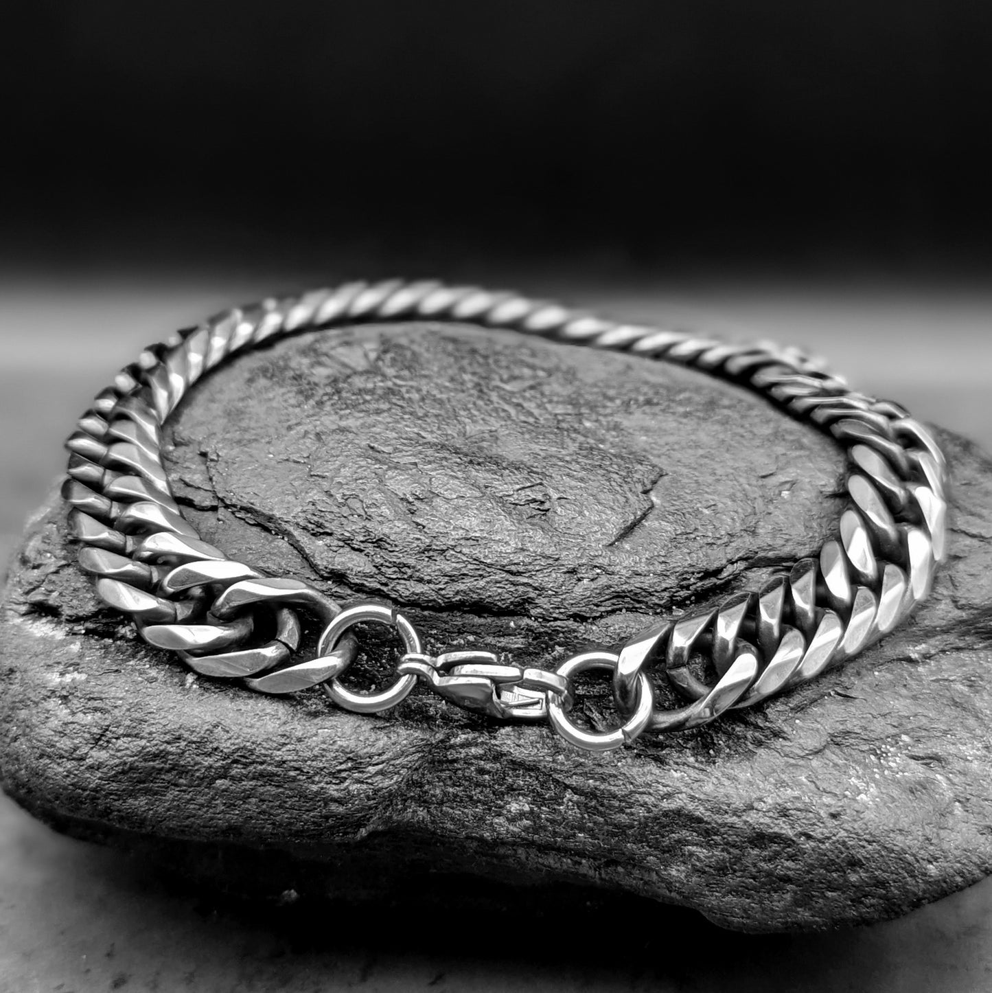 Double Link Curb