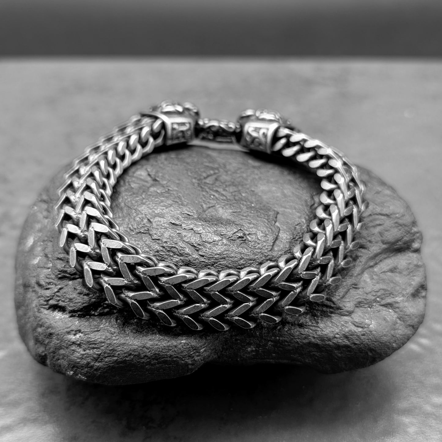 Scorpion Gun Metal Square Snake