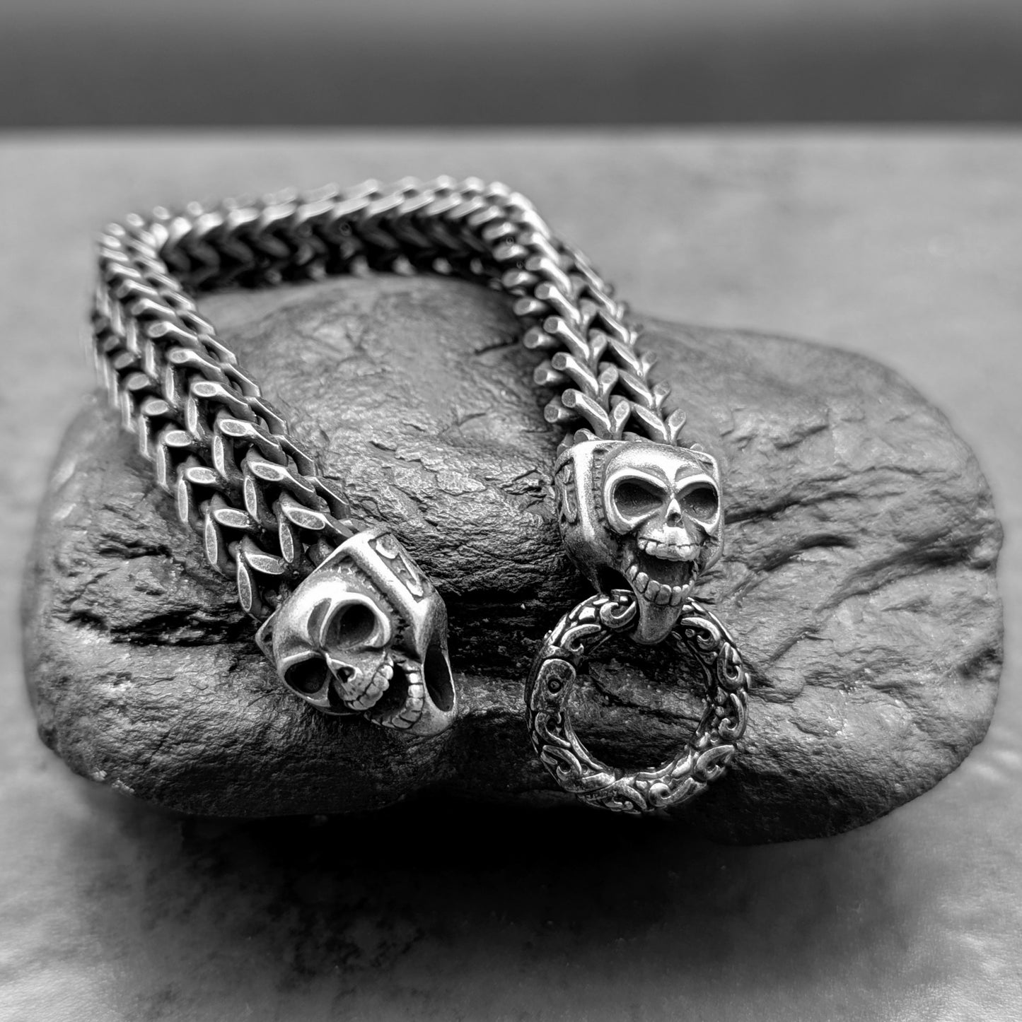 Skull Gun Metal Square Snake