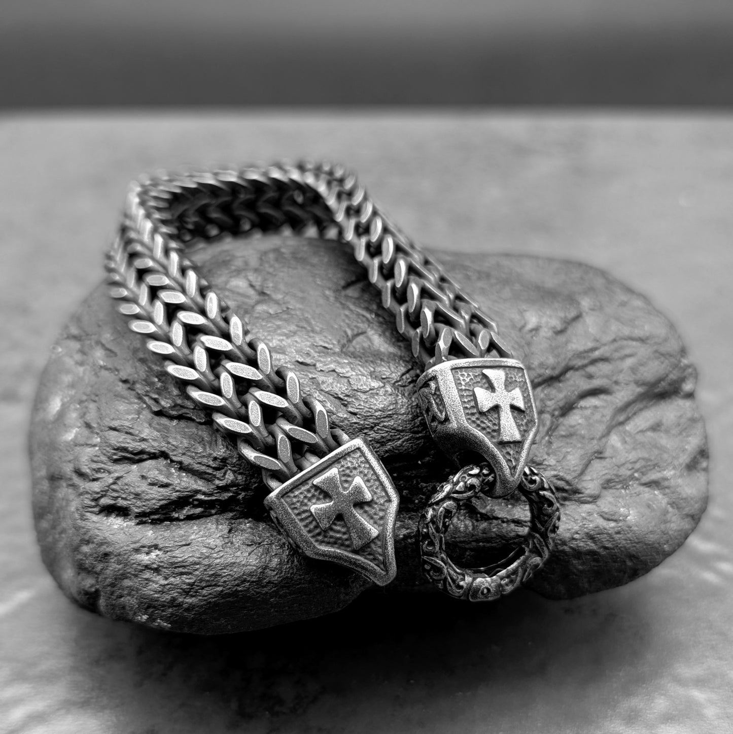 Templar Gun Metal Square Snake