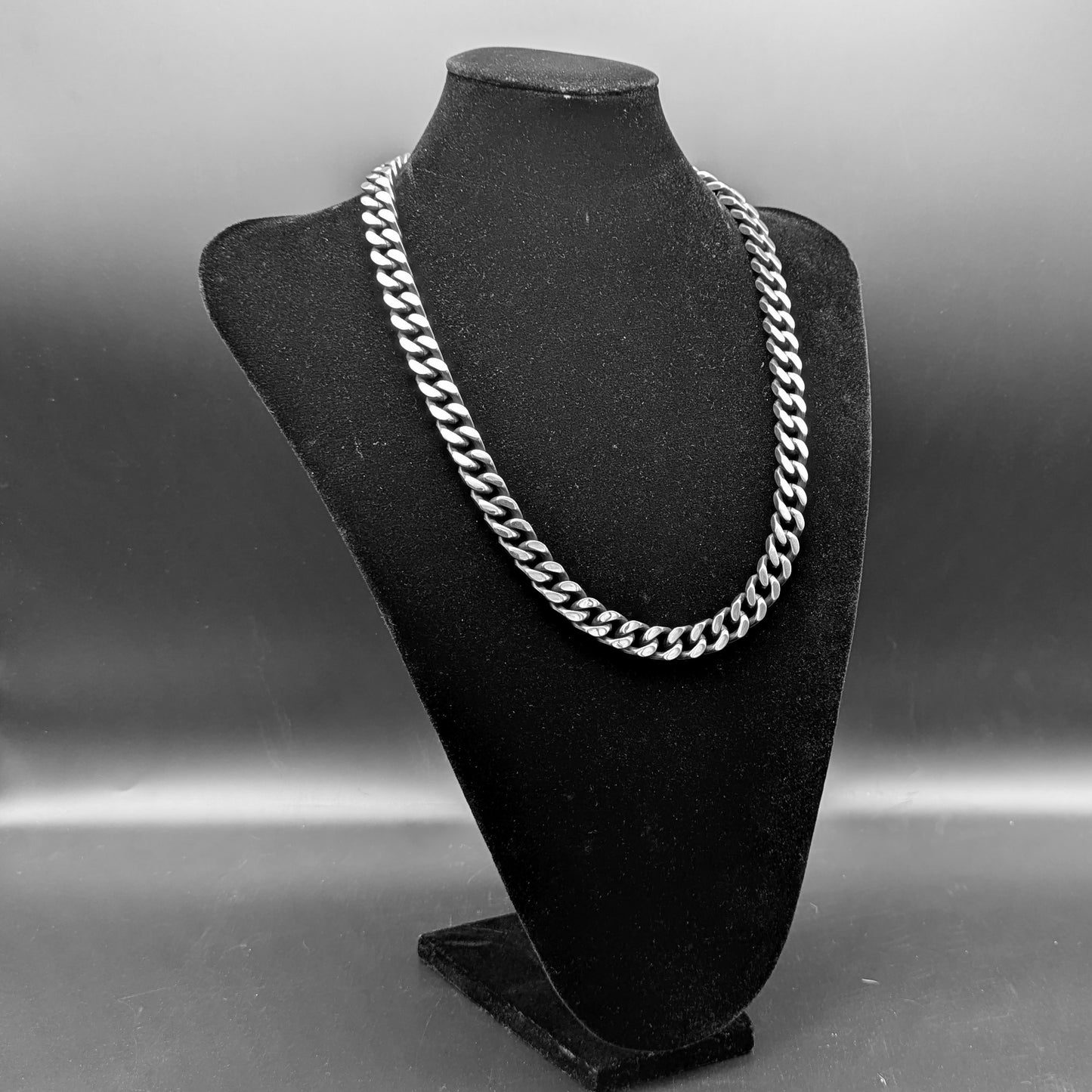 Extra Chunky Diamond Cut Curb