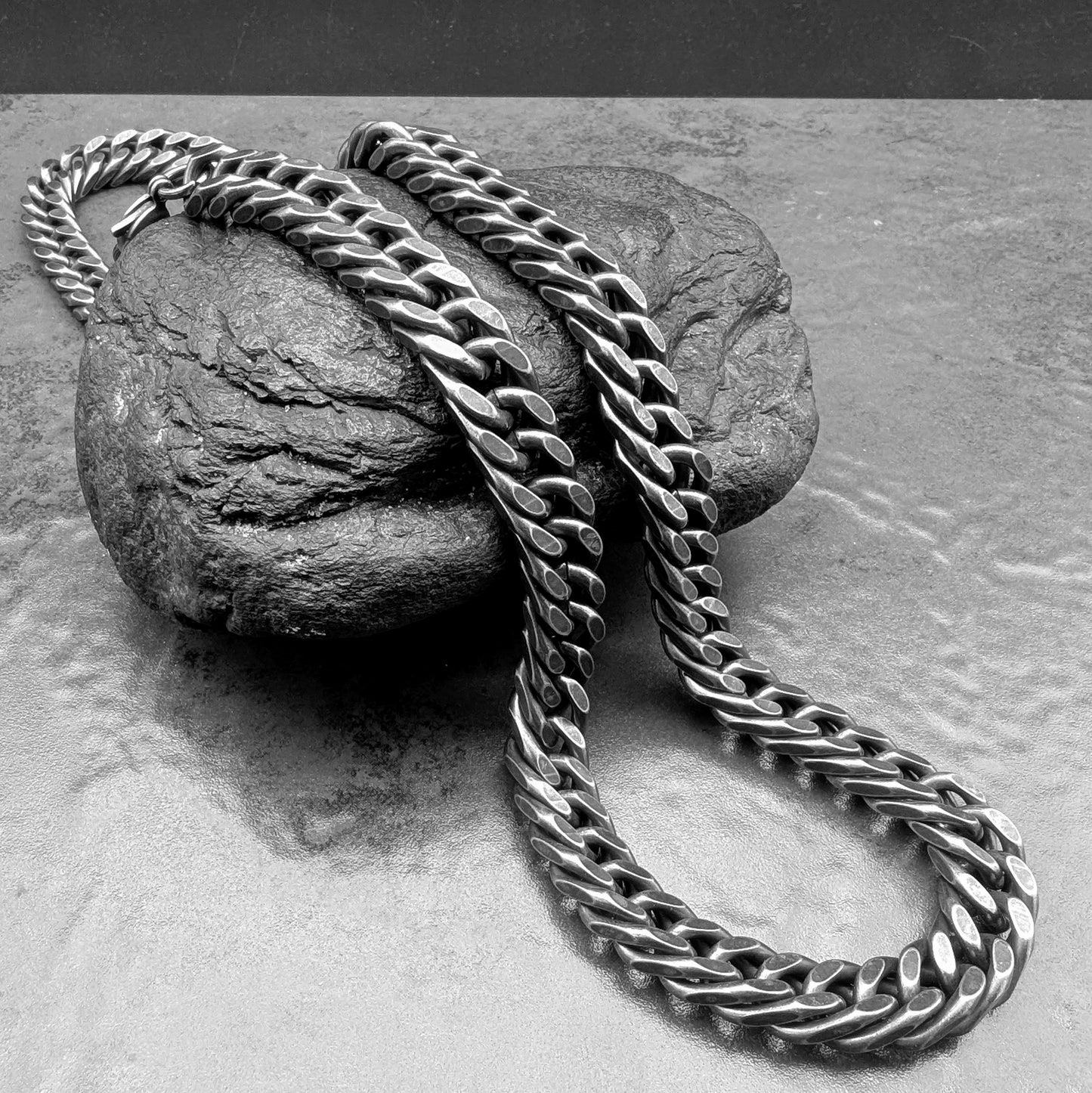 Gun Metal Double Square Curb