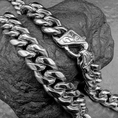 Extra Chunky Fancy Curb